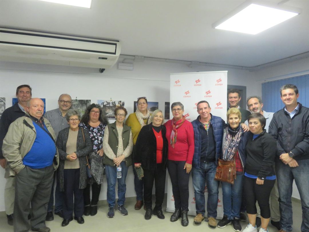 Comité de vecinos durante la visita a la refinería de Cepsa en San Roque Comité de vecinos durante la visita a la refinería de Cepsa en San Roque