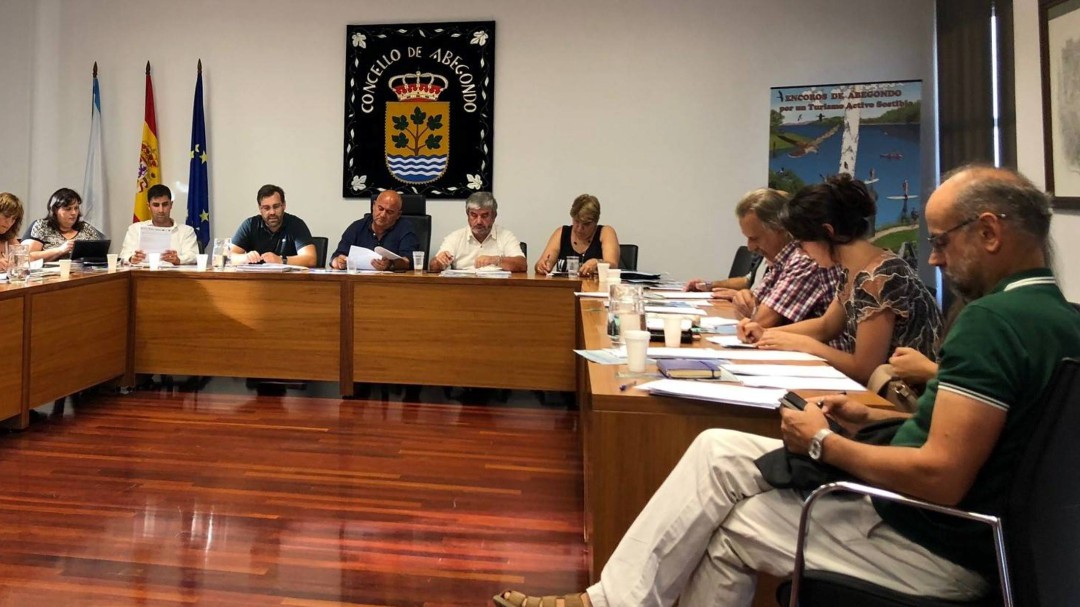 Santiso es reelegido como presidente por 5 votos a 3