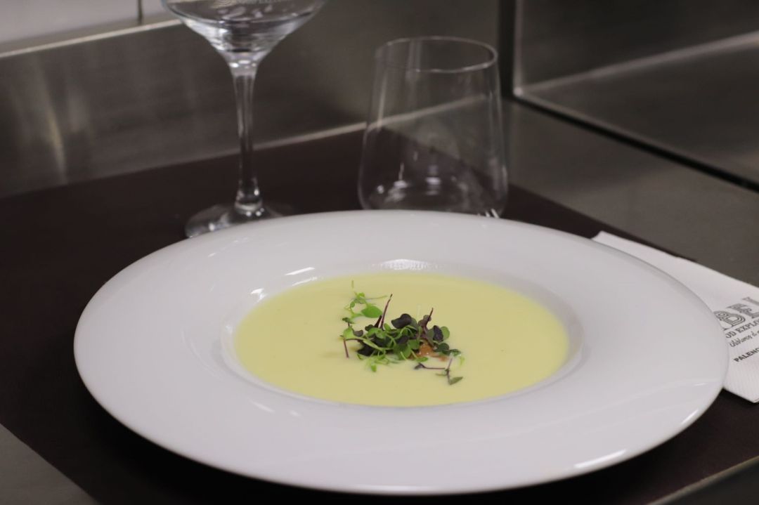 Crema de puerro con brandada de bacalao Crema de puerro con brandada de bacalao