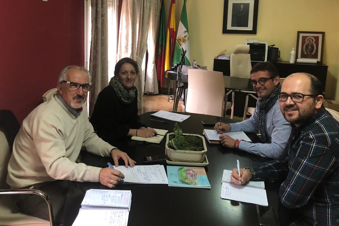 Gabriel Fajardo, Ana Belén Rescalvo, Francisco Miralles y Pascual Manjón, durante su segunda reunión de trabajo realizada en Sorihuela del Guadalimar Gabriel Fajardo, Ana Belén Rescalvo, Francisco Miralles y Pascual Manjón, durante su segunda reunión de trabajo realizada en Sorihuela del Guadalimar