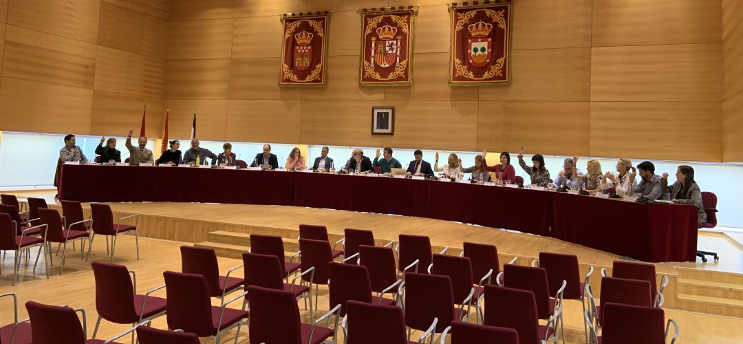El resto de grupos, PSOE (4), Ganemos (3) y Podemos (1), han votado en contra El resto de grupos, PSOE (4), Ganemos (3) y Podemos (1), han votado en contra