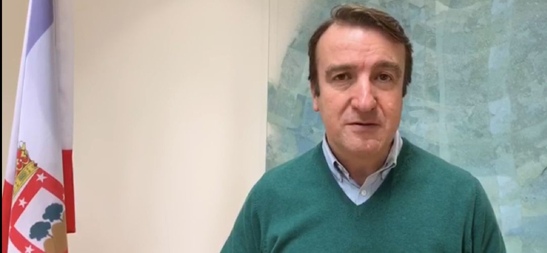 El alcalde de Tres Cantos, Jesús Moreno reclamando soluciones al Ministerio de Fomento El alcalde de Tres Cantos, Jesús Moreno reclamando soluciones al Ministerio de Fomento