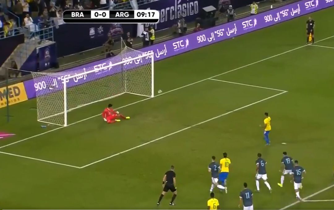 Gabriel Jesús falla su penalti ante Argentina Gabriel Jesús falla su penalti ante Argentina