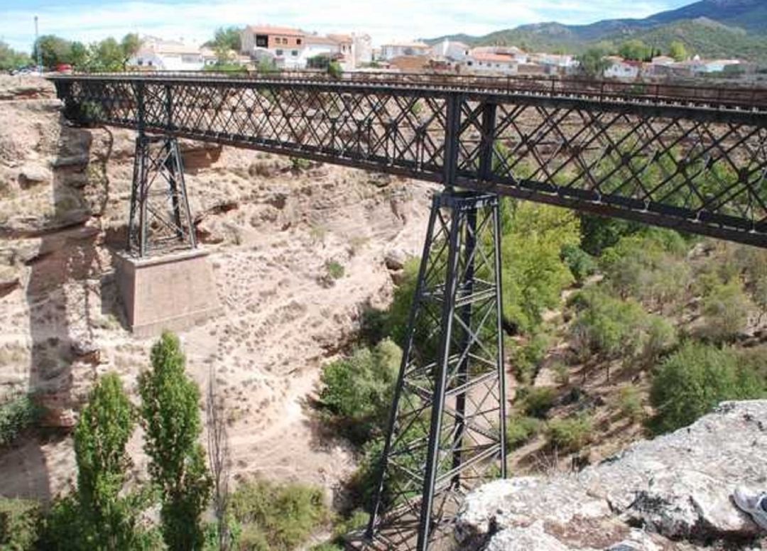 Puente de Hierro del Baúl Puente de Hierro del Baúl
