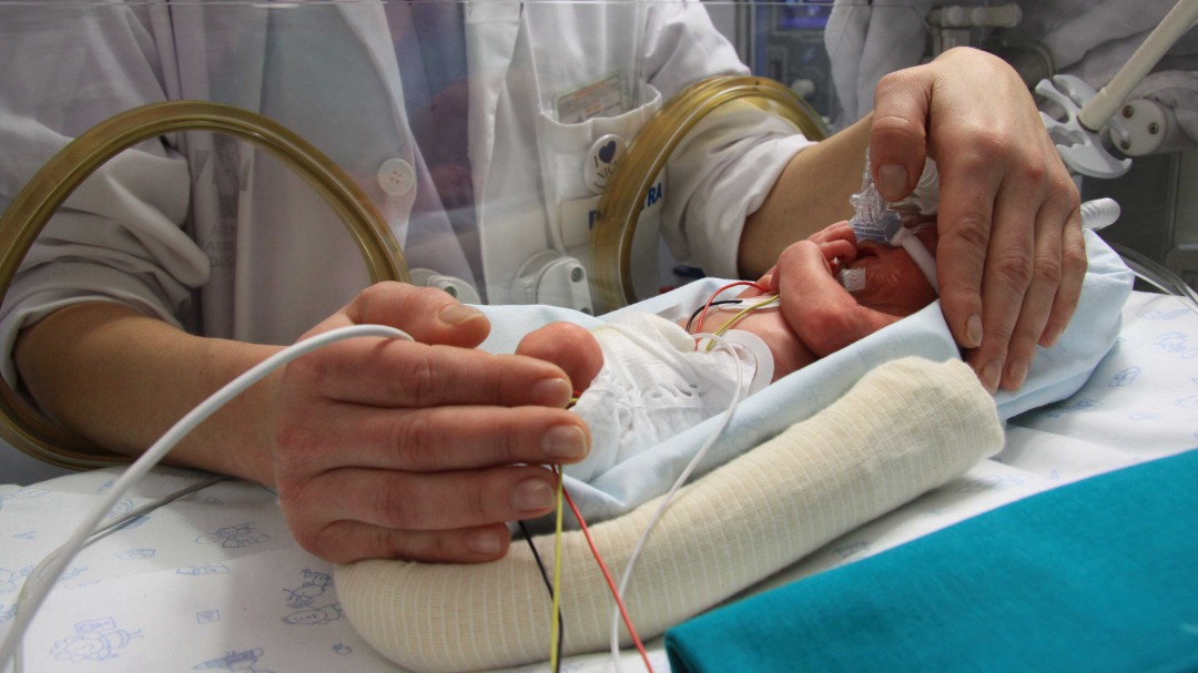 Más del 70% de los bebés prematuros consigue sobrevivir en la Comunitat