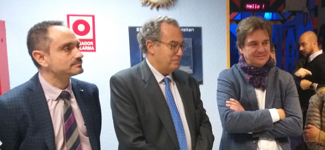 El consejero de Educación ha anunciado en Fuenlabrada que la nueva fase del nuevo colegio de El Vivero no estará lista para el próximo curso. El consejero de Educación ha anunciado en Fuenlabrada que la nueva fase del nuevo colegio de El Vivero no estará lista para el próximo curso.