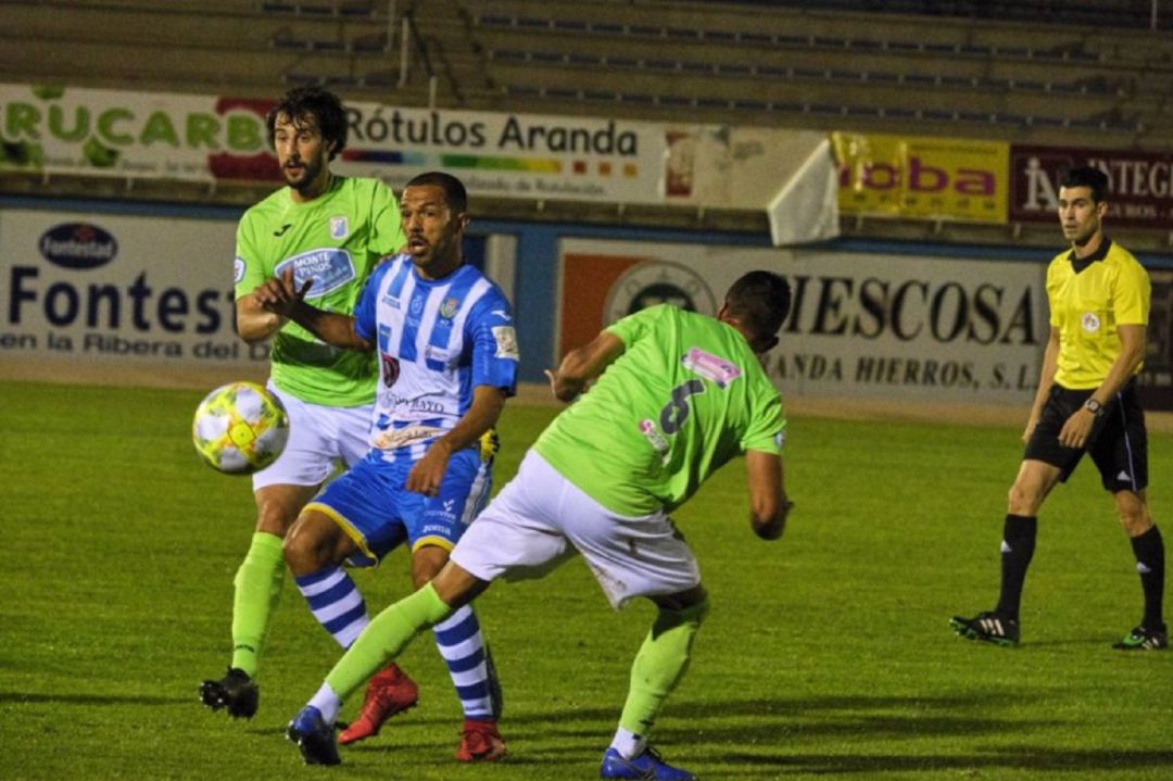 Joaqui (centro) regresa tras dos partidos lesionado. Joaqui (centro) regresa tras dos partidos lesionado.