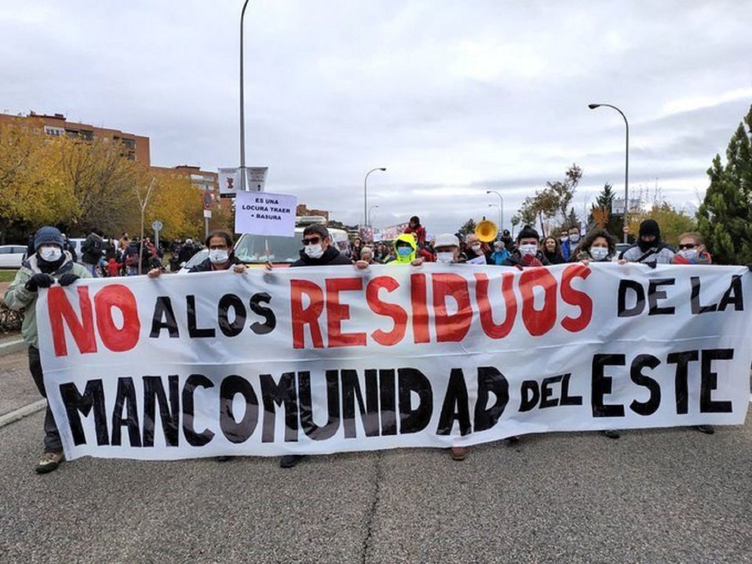 Recurso de la manifestación contra el vertido de más residuos en Valdemingómez.
Recurso de la manifestación contra el vertido de más residuos en Valdemingómez.