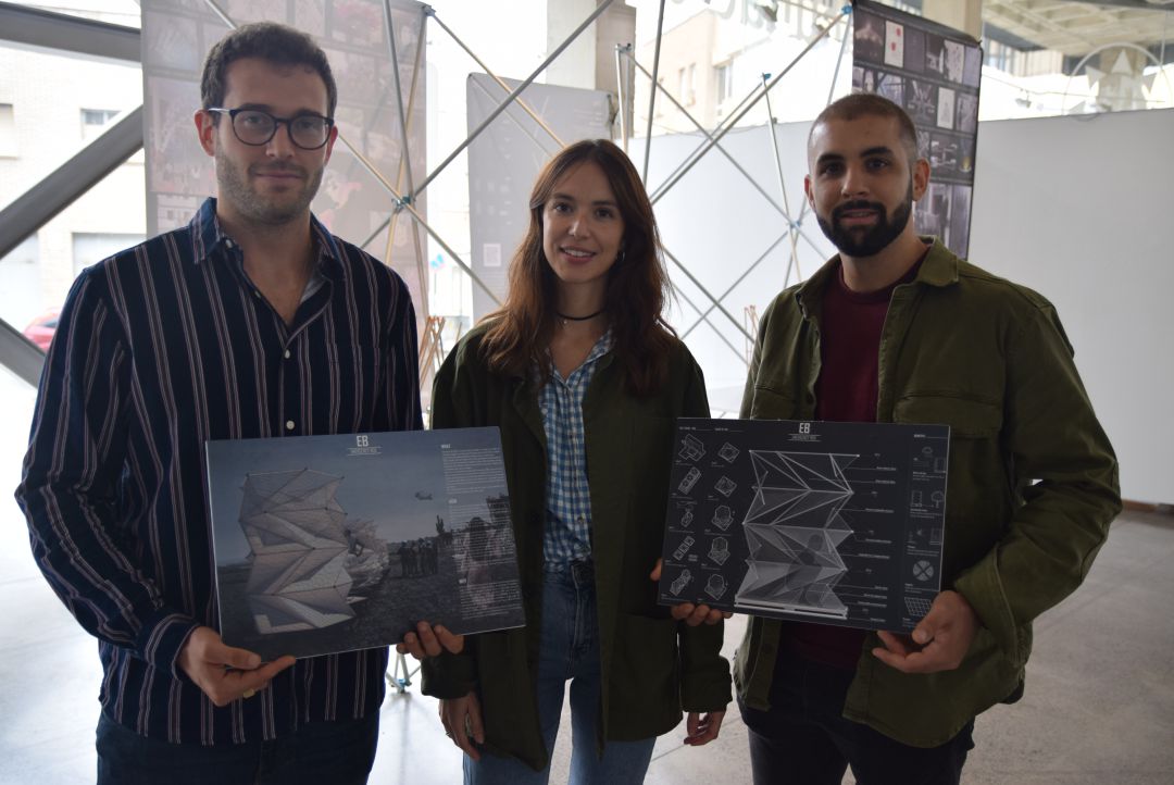Tres arquitectos de la UPCT diseñan unos aseos desplegables para emergencias humanitarias Tres arquitectos de la UPCT diseñan unos aseos desplegables para emergencias humanitarias