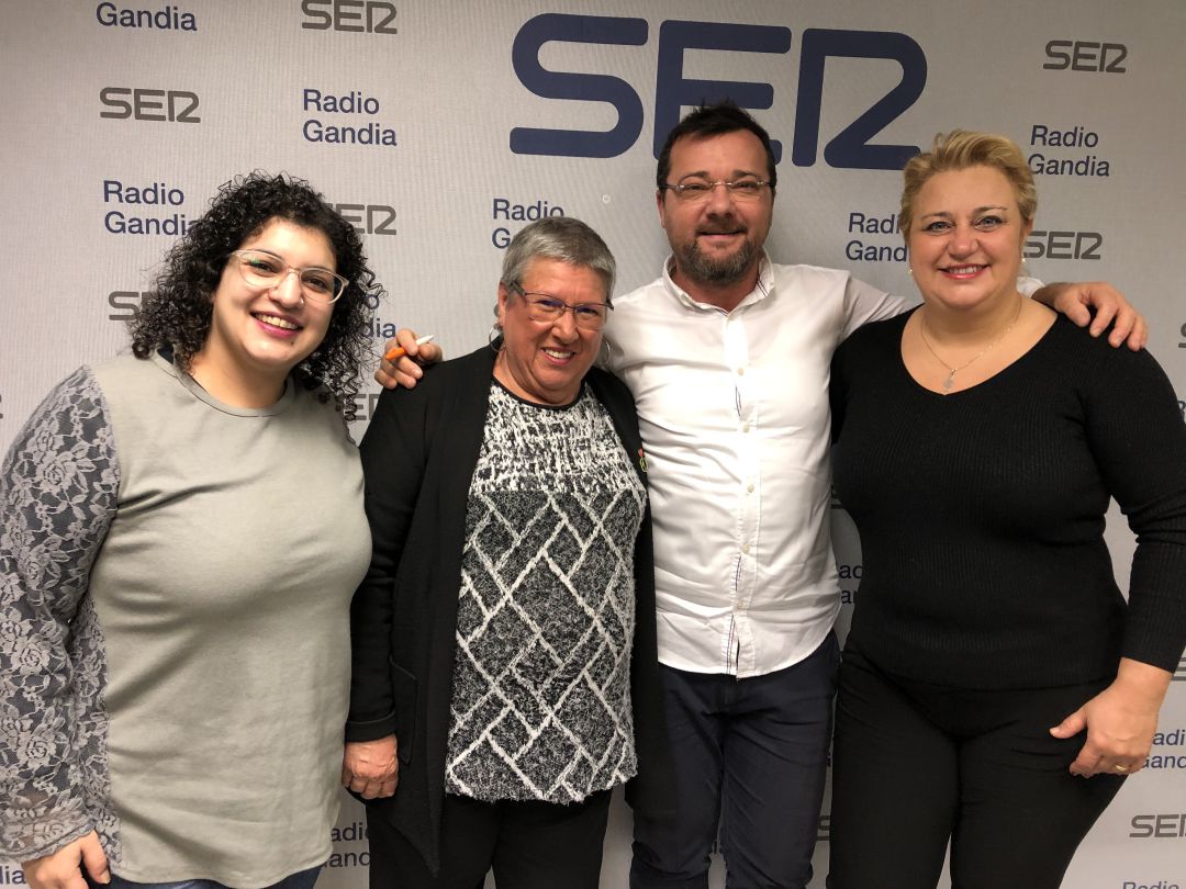 Associació Parkinson Gandia y escuela de canto Montserrat Bermúdez en Radio Gandia SER. Associació Parkinson Gandia y escuela de canto Montserrat Bermúdez en Radio Gandia SER.