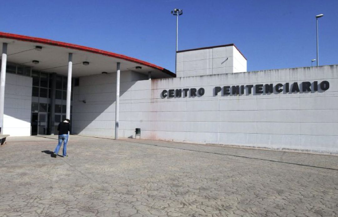 Entrada principal de la prisión provincial de Mansilla Entrada principal de la prisión provincial de Mansilla