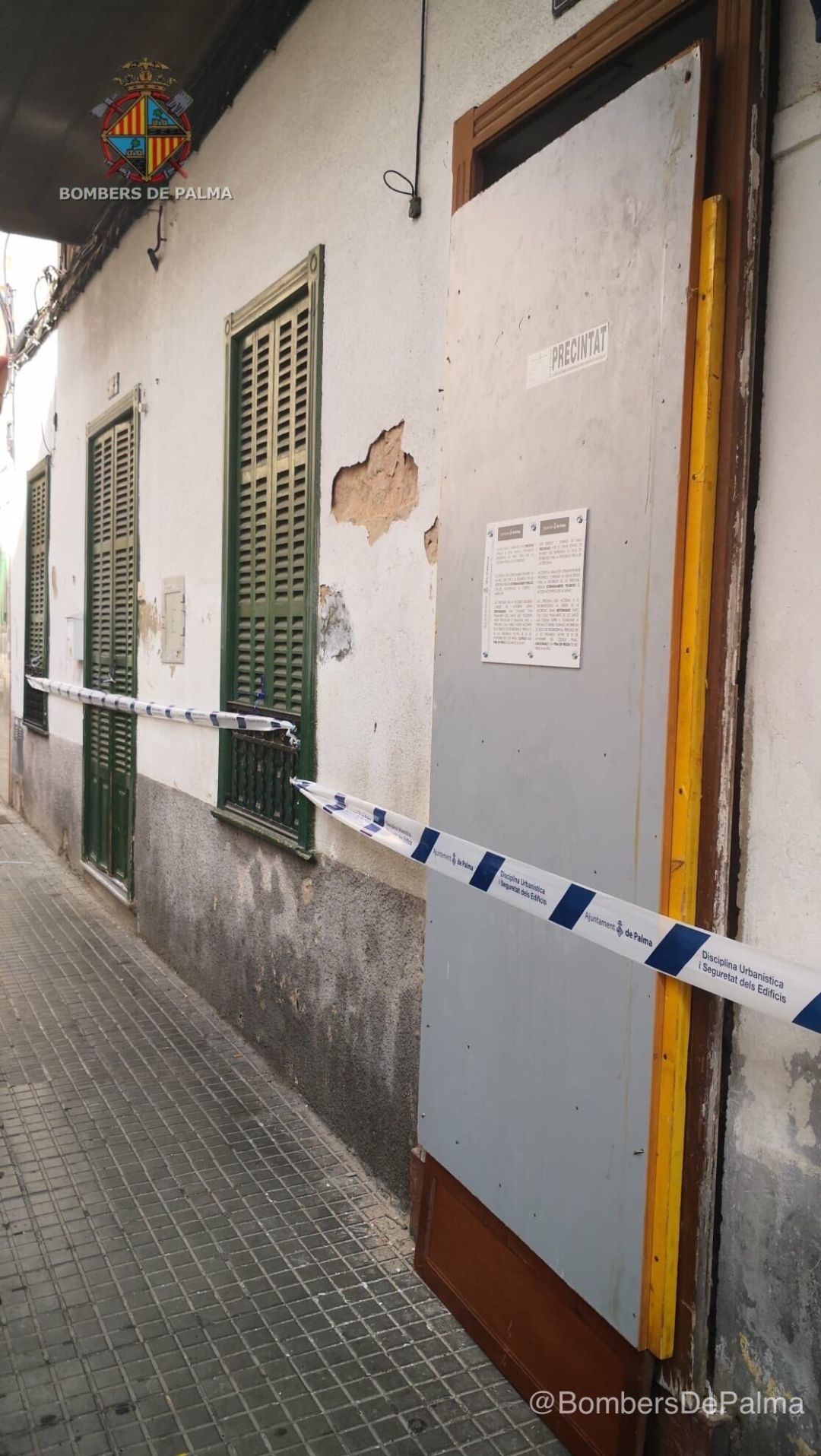 Desalojan dos edificios en Palma por peligro de derrumbe Desalojan dos edificios en Palma por peligro de derrumbe