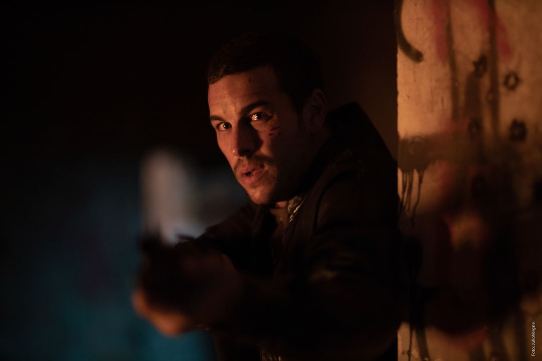 Mario Casas protagoniza 'Adiós', la nueva película de Paco Cabezas Mario Casas protagoniza 'Adiós', la nueva película de Paco Cabezas