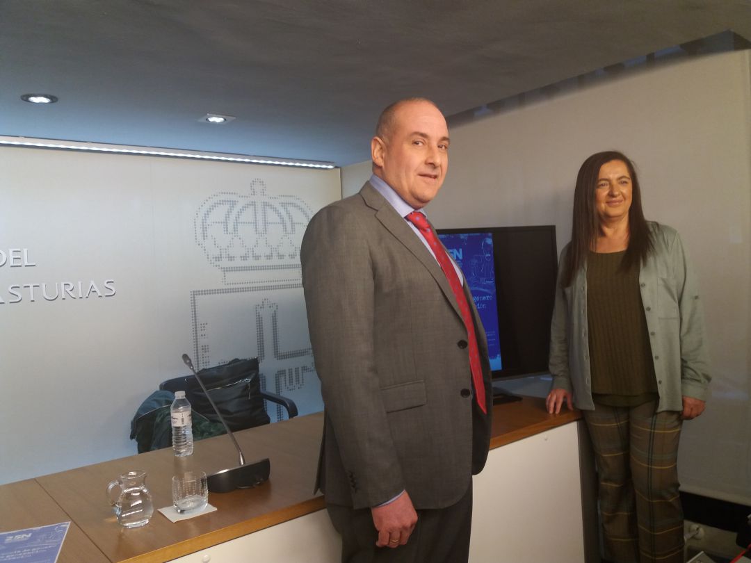 El gerente del CTA, Carlos González Lozano y la directora general de Igualdad del Principado, Nuria Varela en la presentacion de la campaña del día contra la violencia hacia las mujeres. El gerente del CTA, Carlos González Lozano y la directora general de Igualdad del Principado, Nuria Varela en la presentacion de la campaña del día contra la violencia hacia las mujeres.