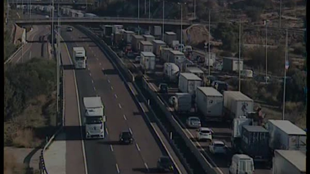 Retenciones de hasta 17 kilómetros en la A-7 en Paterna por un accidente