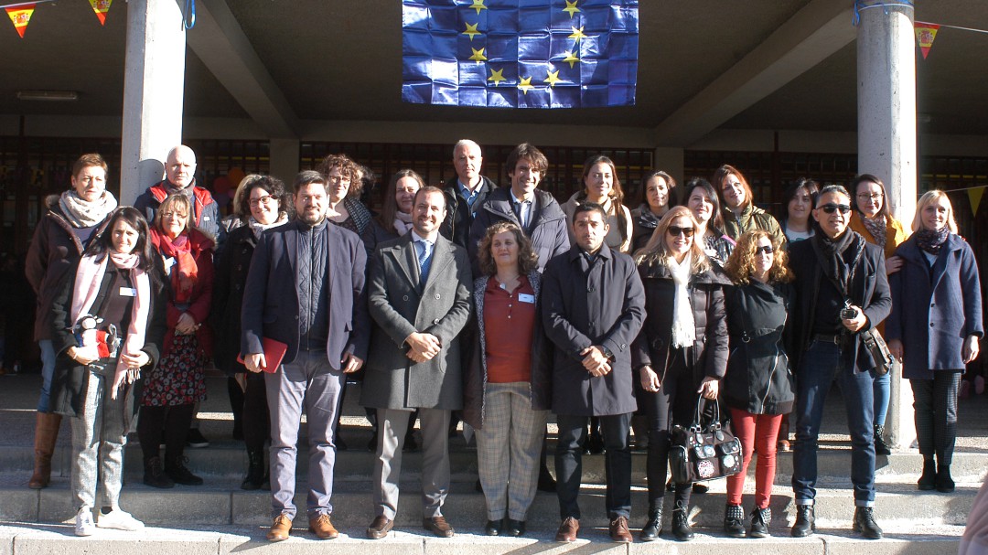 El Colegio V Centenario de Sanse recibe a 17 profesores del 'Erasmus Plus'