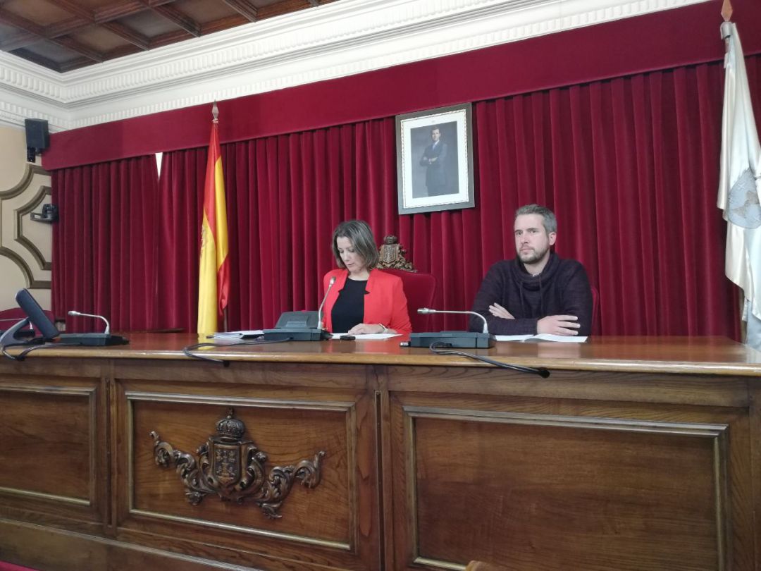 Lara Méndez (PSOE) y Rubén Arroxo (BNG Lara Méndez (PSOE) y Rubén Arroxo (BNG