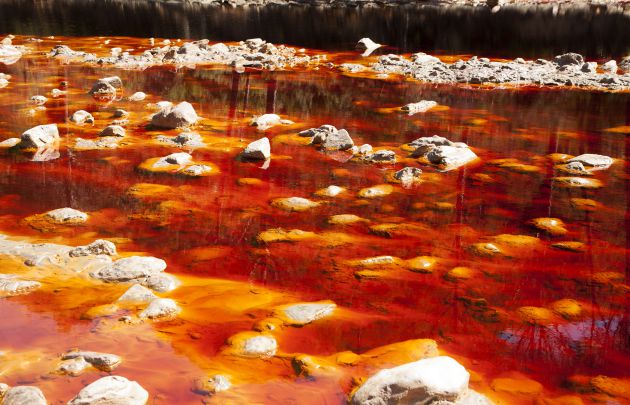 El río Tinto en la provincia de Huelva. El río Tinto en la provincia de Huelva.