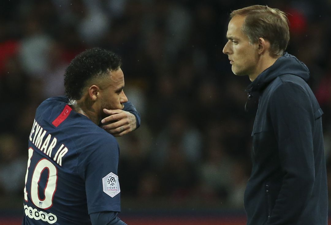 Neymar conversa con Tüchel en un partido del PSG Neymar conversa con Tüchel en un partido del PSG