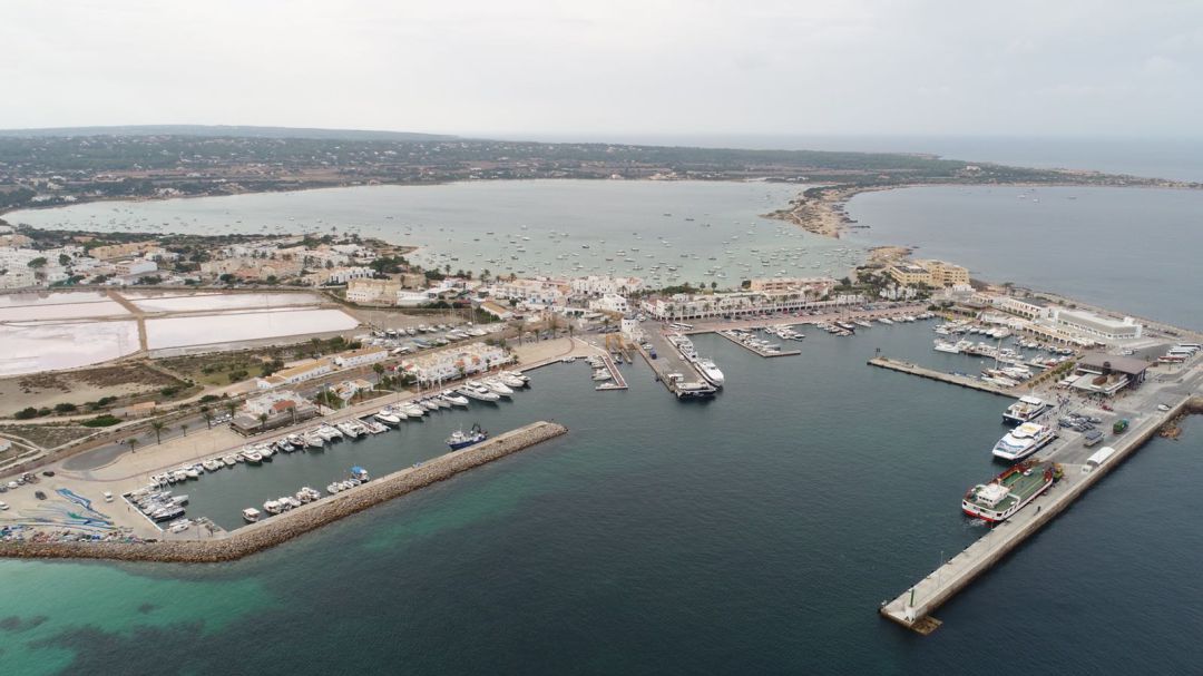 Imagen del puerto de la Savina Imagen del puerto de la Savina