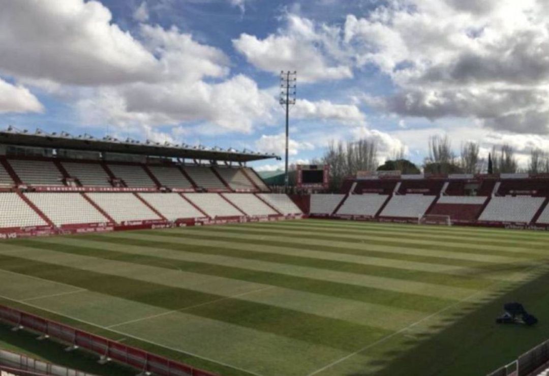 El Albacete quiere mejorar en casa para seguir en la zona de privilegio El Albacete quiere mejorar en casa para seguir en la zona de privilegio