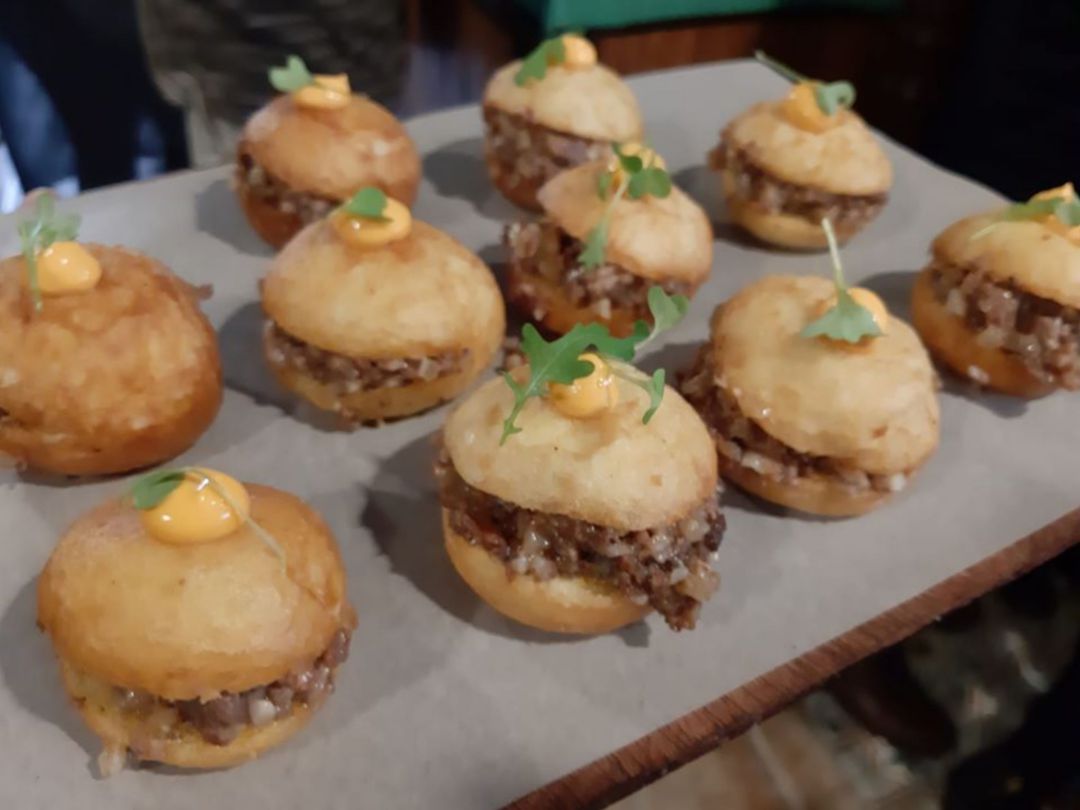 Brioches de pringá de Lú Cocina y Alma Brioches de pringá de Lú Cocina y Alma