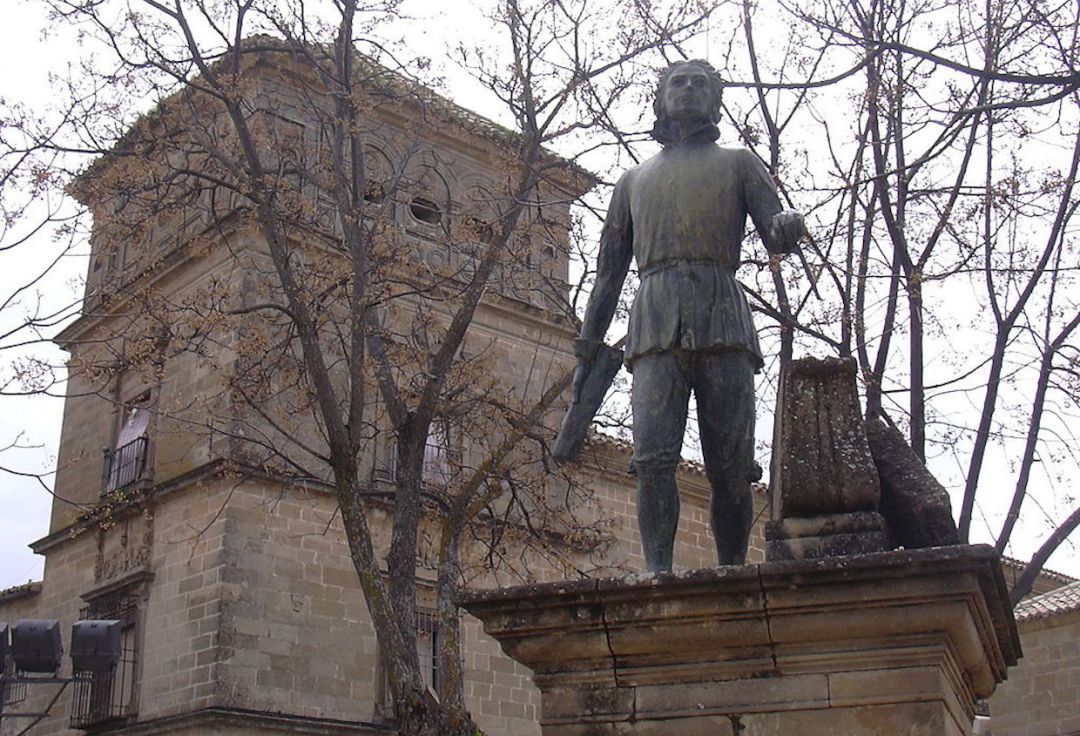 Monumento al arquitecto renacentista Andrés de Vandelvira en la Plaza Vázquez de Molina de Úbeda Monumento al arquitecto renacentista Andrés de Vandelvira en la Plaza Vázquez de Molina de Úbeda