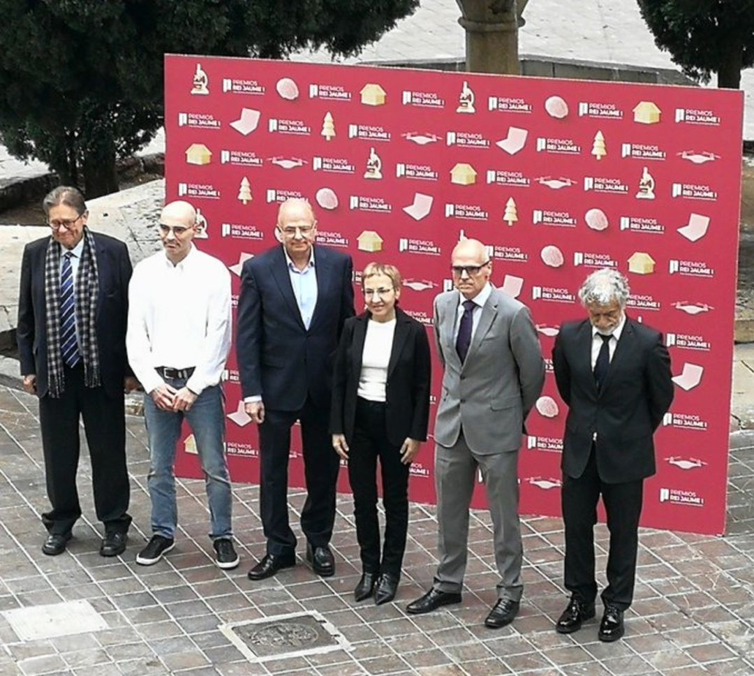 Los galardonados por los premios Rei Jaume I en una foto de familia Los galardonados por los premios Rei Jaume I en una foto de familia