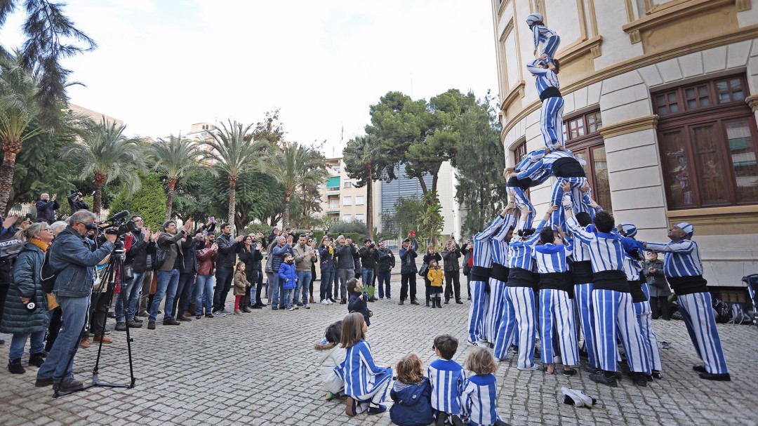 Alicante celebra el 36 aniversario de la Llei d'ús i ensenyament del valencià pidiendo "convivencia" y "respeto"