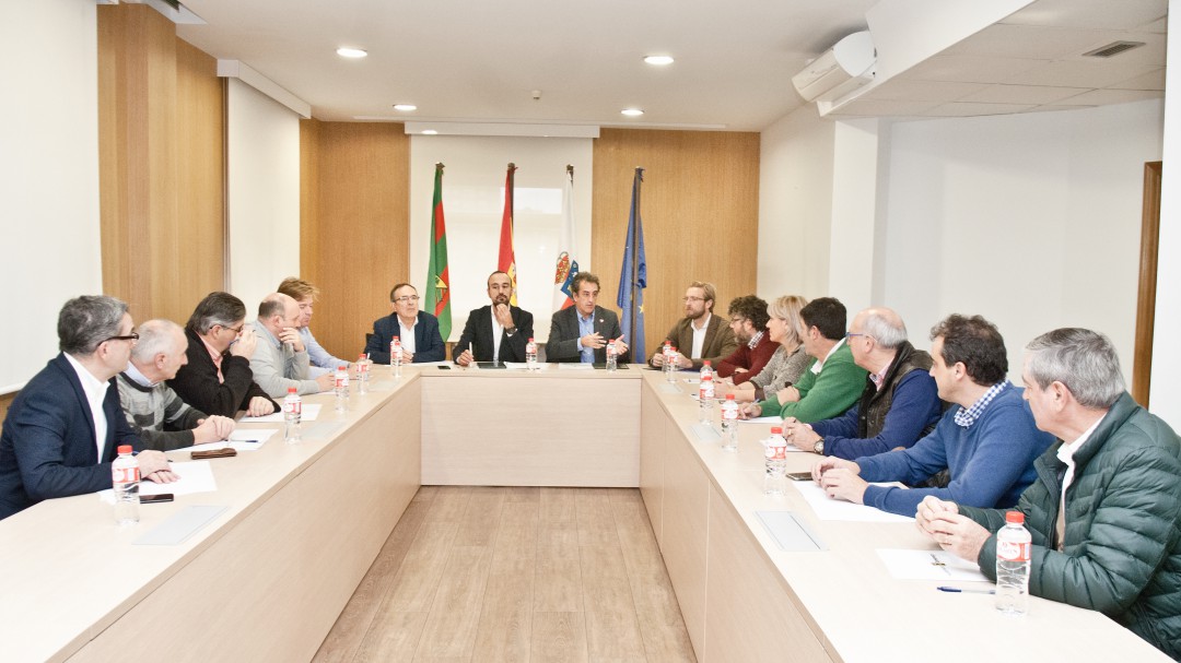 Todos los ayuntamientos del Besaya, salvo Cartes, por la comarcalización del Torrebus