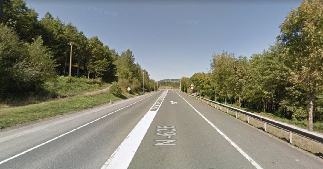 El accidente ha tenido lugar en la primera entrada a Elorrio desde el alto de Kanpazar El accidente ha tenido lugar en la primera entrada a Elorrio desde el alto de Kanpazar