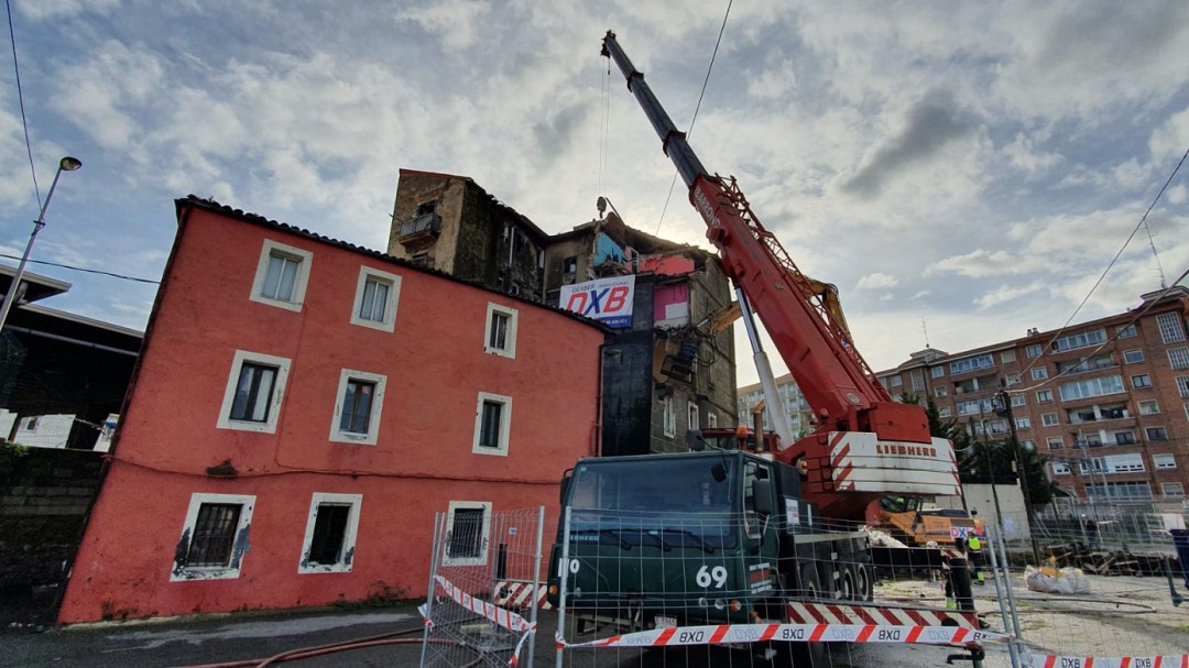 Comienzan las obras de derribo en La Landa