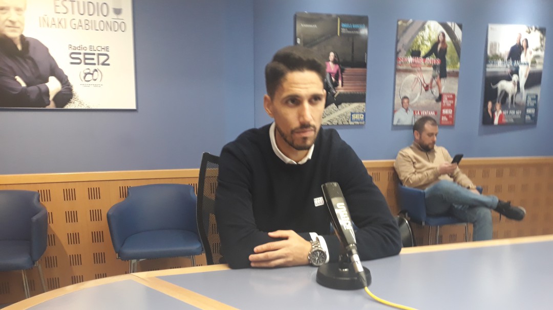 Fidel: "El objetivo es sumar cuanto antes 50 puntos y que la afición se sienta orgullosa de este Elche"