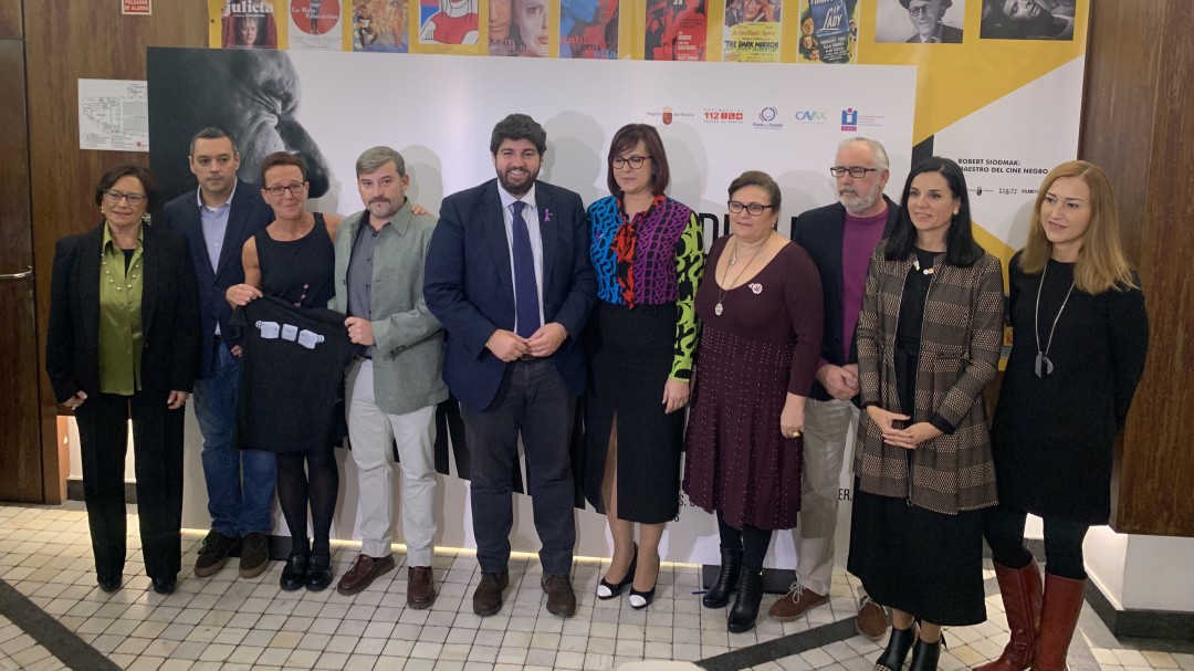 López Miras:"No valen las medias tintas para hacer frente a la violencia de género"