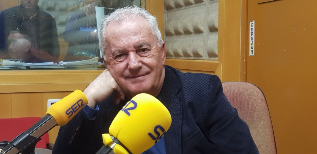 Víctor en los estudios de Radio Asturias SER Víctor en los estudios de Radio Asturias SER