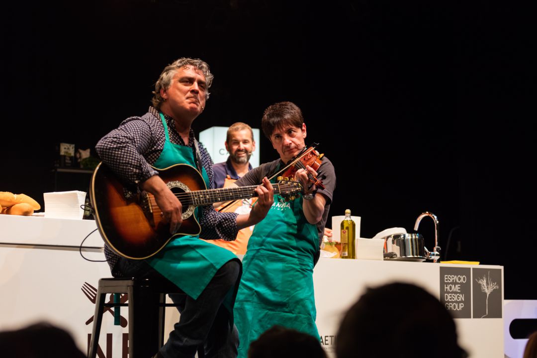 Pepe Begines, Juan Carlos Ortega y David de Jorge, en último 'show' de Canela Fina celebrado en Palma de Mallorca. Pepe Begines, Juan Carlos Ortega y David de Jorge, en último 'show' de Canela Fina celebrado en Palma de Mallorca.