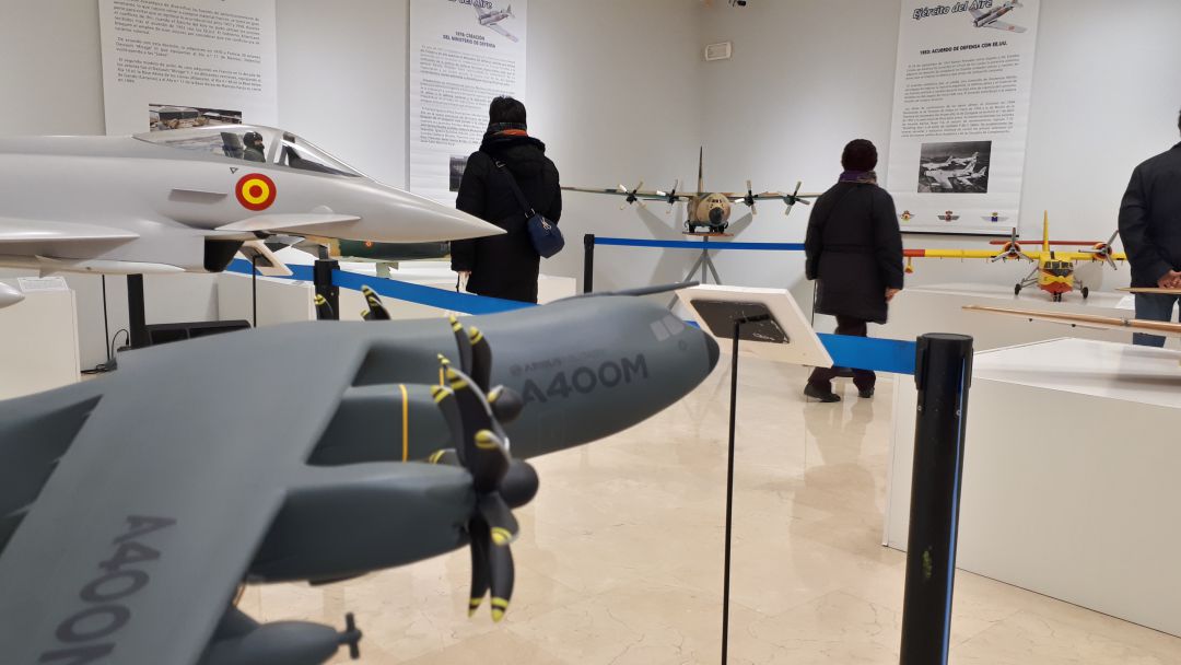 Los asistente ya han podido disfrutar de maquetas y explicaciones técnicas de la exposición en la Casa de Cultura. Los asistente ya han podido disfrutar de maquetas y explicaciones técnicas de la exposición en la Casa de Cultura.