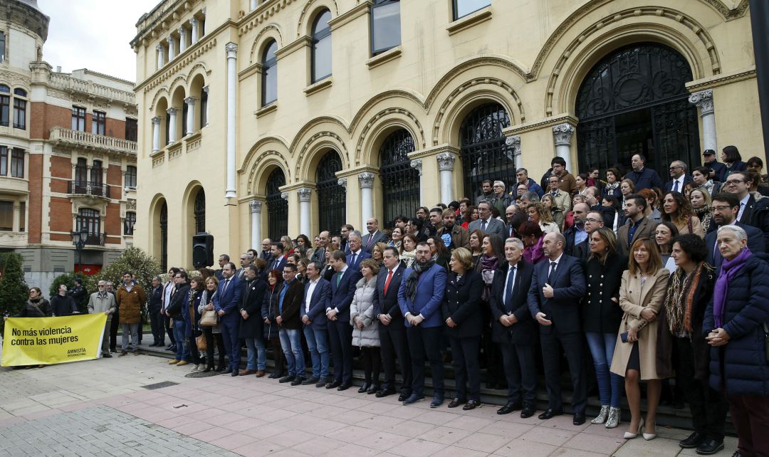 Acto contra la violencia de género al que se han sumado personalidades de la vida política, empresarial, académica y social Acto contra la violencia de género al que se han sumado personalidades de la vida política, empresarial, académica y social