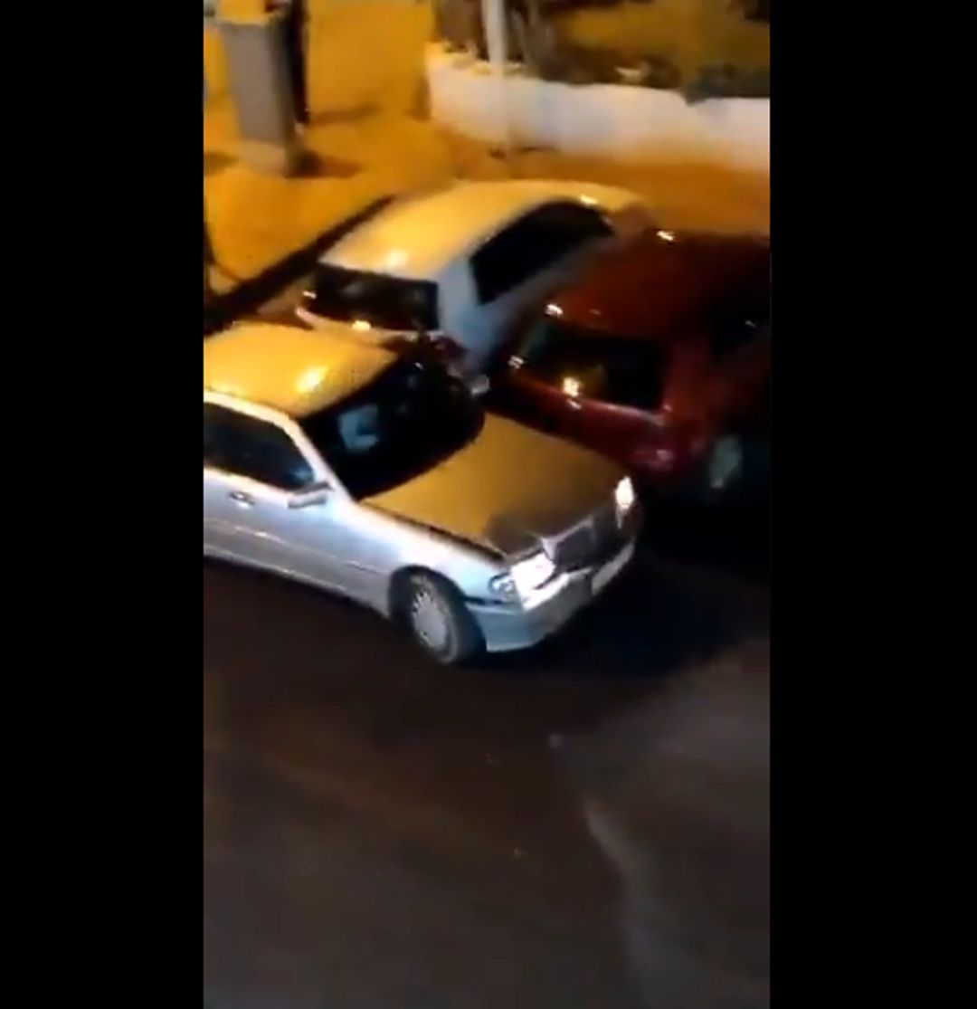 Detienen a un individuo que atropelló a la conductora de un coche con el que había colisionado, y se dio a la fuga Detienen a un individuo que atropelló a la conductora de un coche con el que había colisionado, y se dio a la fuga