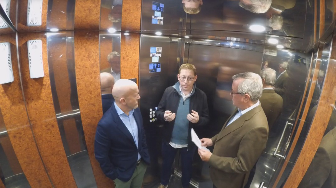 Cómo convencer a un inversor en lo que dura un trayecto de ascensor