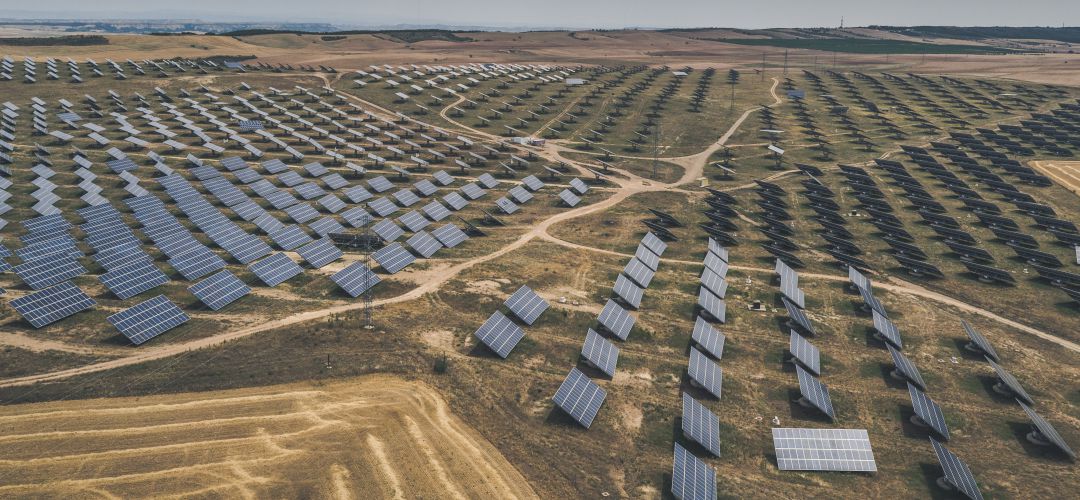 Las grandes plantas de placas solares ya se extienden por territorios como Aragón Las grandes plantas de placas solares ya se extienden por territorios como Aragón