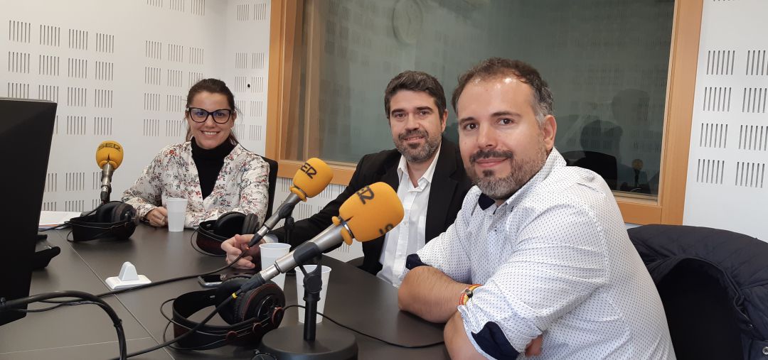 De izquierda a derecha, Alba Leo, portavoz de Podemos en Getafe, David Conde, portavoz del PP en Valdemoro, y Carlos Delgado, portavoz de ULEG en Leganés.
De izquierda a derecha, Alba Leo, portavoz de Podemos en Getafe, David Conde, portavoz del PP en Valdemoro, y Carlos Delgado, portavoz de ULEG en Leganés.