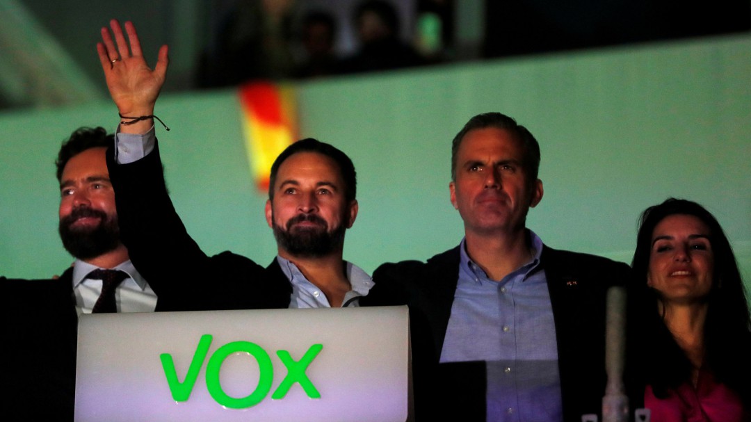 La SER y El País recurrirán ante el Supremo el veto de Vox a los periodistas del grupo PRISA en la noche electoral