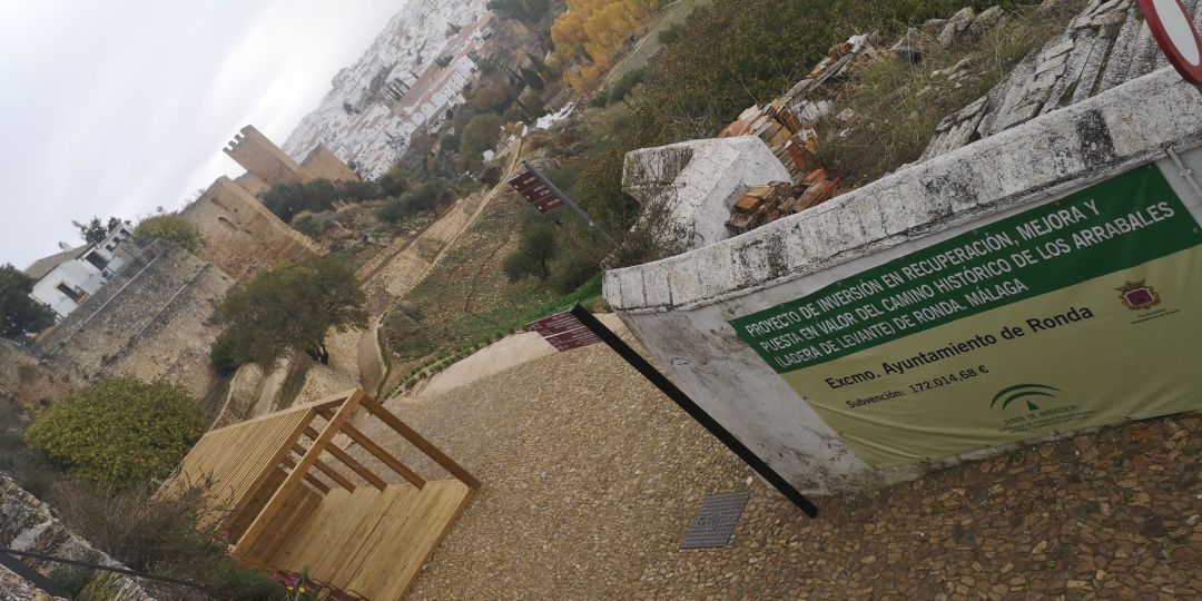El camino une el barrio San Francisco y el carril del arroyo de 'Las Culebras' El camino une el barrio San Francisco y el carril del arroyo de 'Las Culebras'