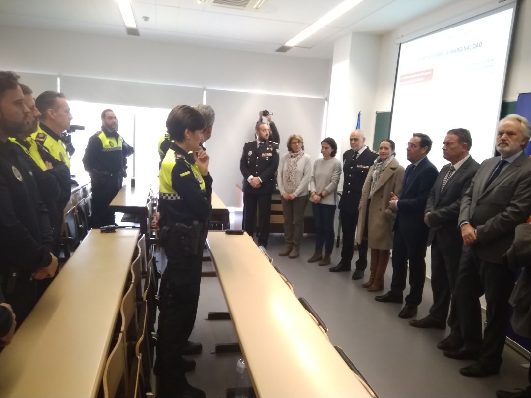 Autoridades visitan la Escuela Municipal de Seguridad Pública durante un curso para Policía Local. Autoridades visitan la Escuela Municipal de Seguridad Pública durante un curso para Policía Local.