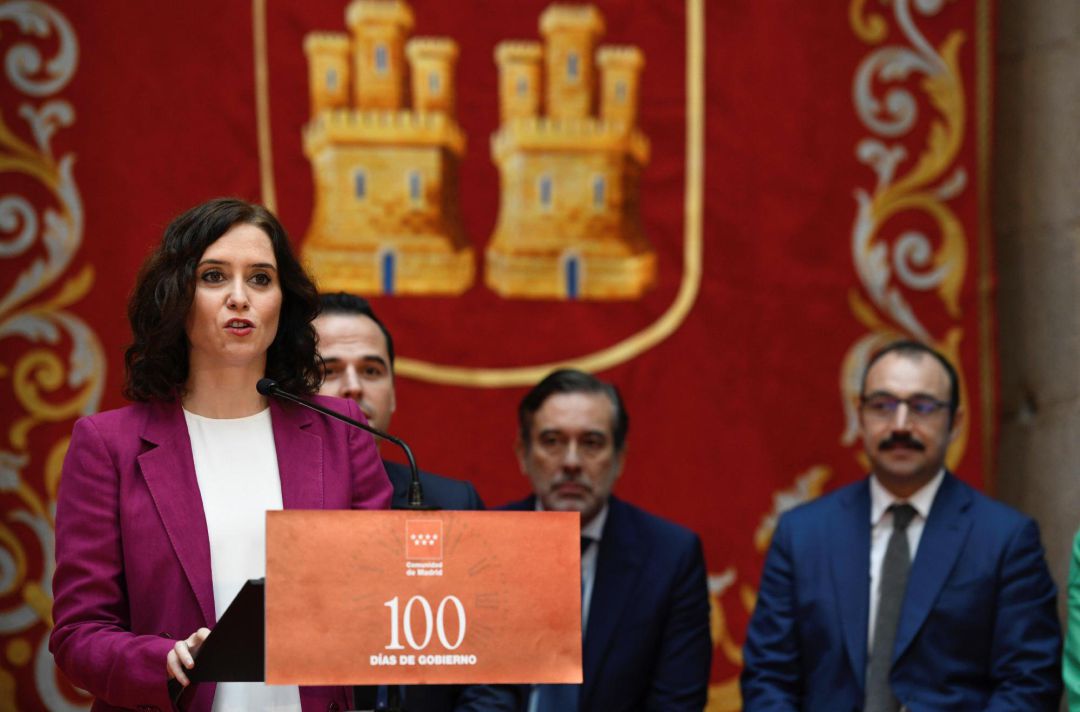 La presidenta de la Comunidad de Madrid, Isabel Díaz Ayuso, acompañada por el vicepresidente, Ignacio Aguado, y los miembros del Ejecutivo madrileño La presidenta de la Comunidad de Madrid, Isabel Díaz Ayuso, acompañada por el vicepresidente, Ignacio Aguado, y los miembros del Ejecutivo madrileño
