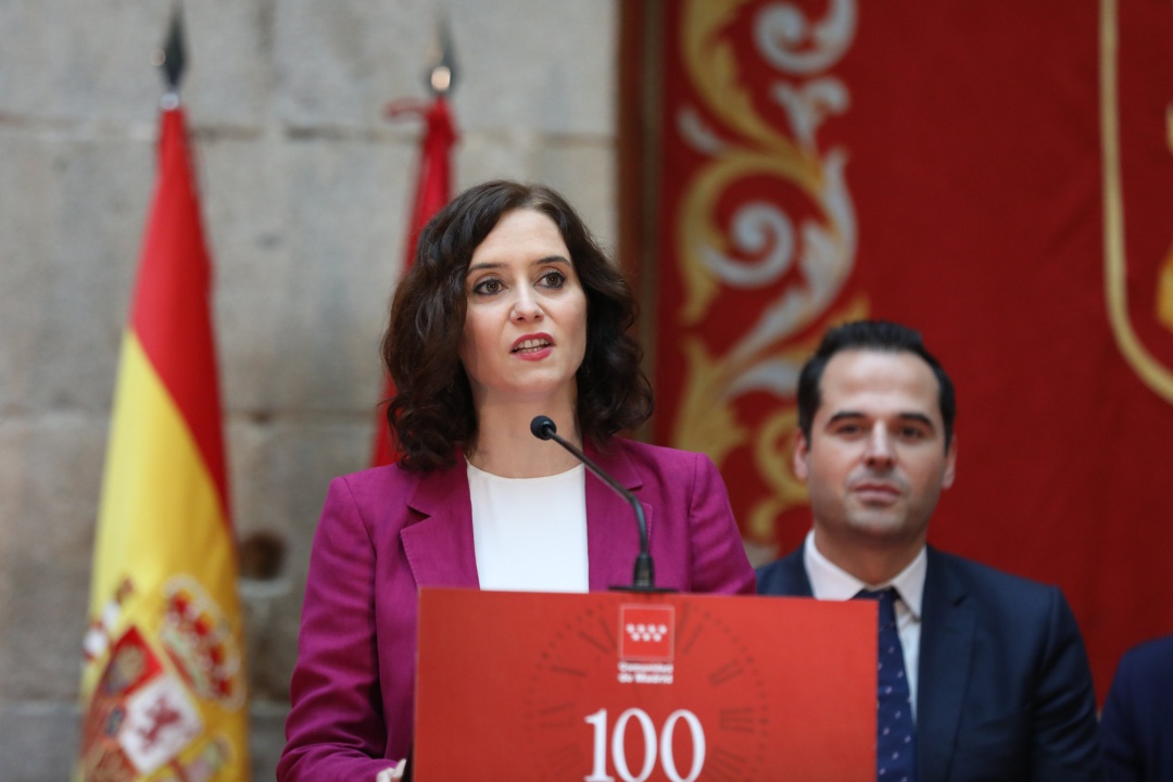 La presidenta de la Comunidad de Madrid, Isabel Díaz Ayuso acompañada por el vicepresidente, consejero de Deportes, Transparencia y Portavoz, Ignacio Aguado presenta el balance de los primeros 100 días del Gobierno regional en la Real Casa de Correos. La presidenta de la Comunidad de Madrid, Isabel Díaz Ayuso acompañada por el vicepresidente, consejero de Deportes, Transparencia y Portavoz, Ignacio Aguado presenta el balance de los primeros 100 días del Gobierno regional en la Real Casa de Correos.