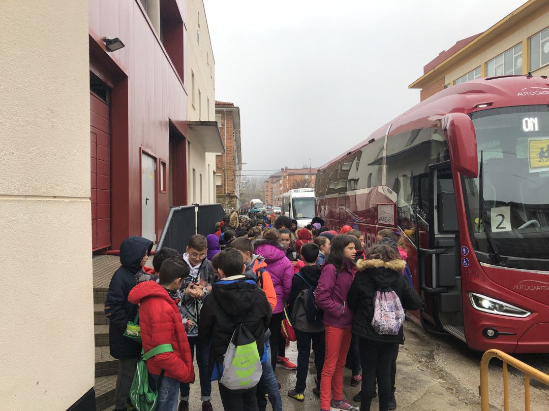 Los autocares acercan la cultura a las gentes de la Montaña de Palencia Los autocares acercan la cultura a las gentes de la Montaña de Palencia