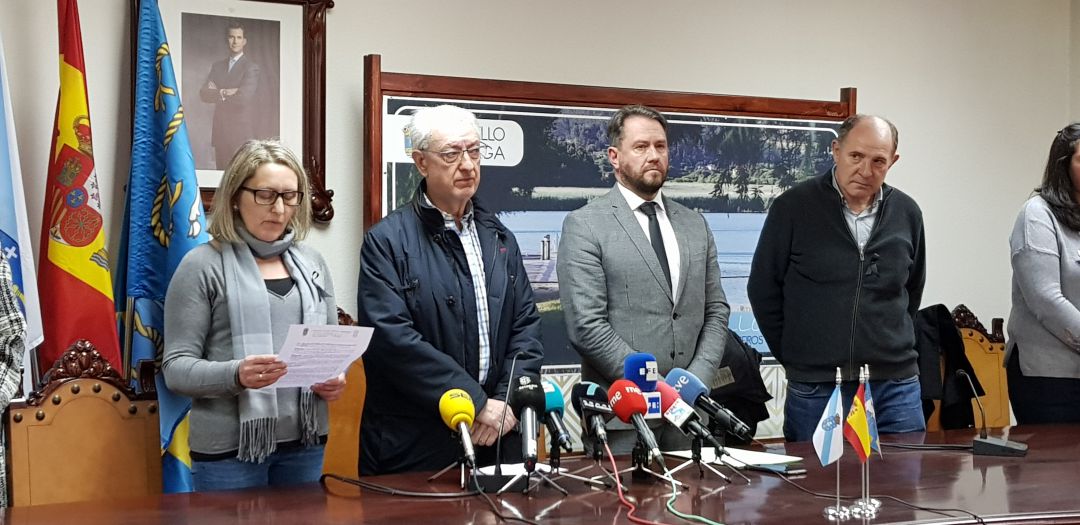 Bello Maneiro, el segundo por la izquierda, durante un pleno extraordinario celebrado en Valga a raíz de un asesinato machista Bello Maneiro, el segundo por la izquierda, durante un pleno extraordinario celebrado en Valga a raíz de un asesinato machista