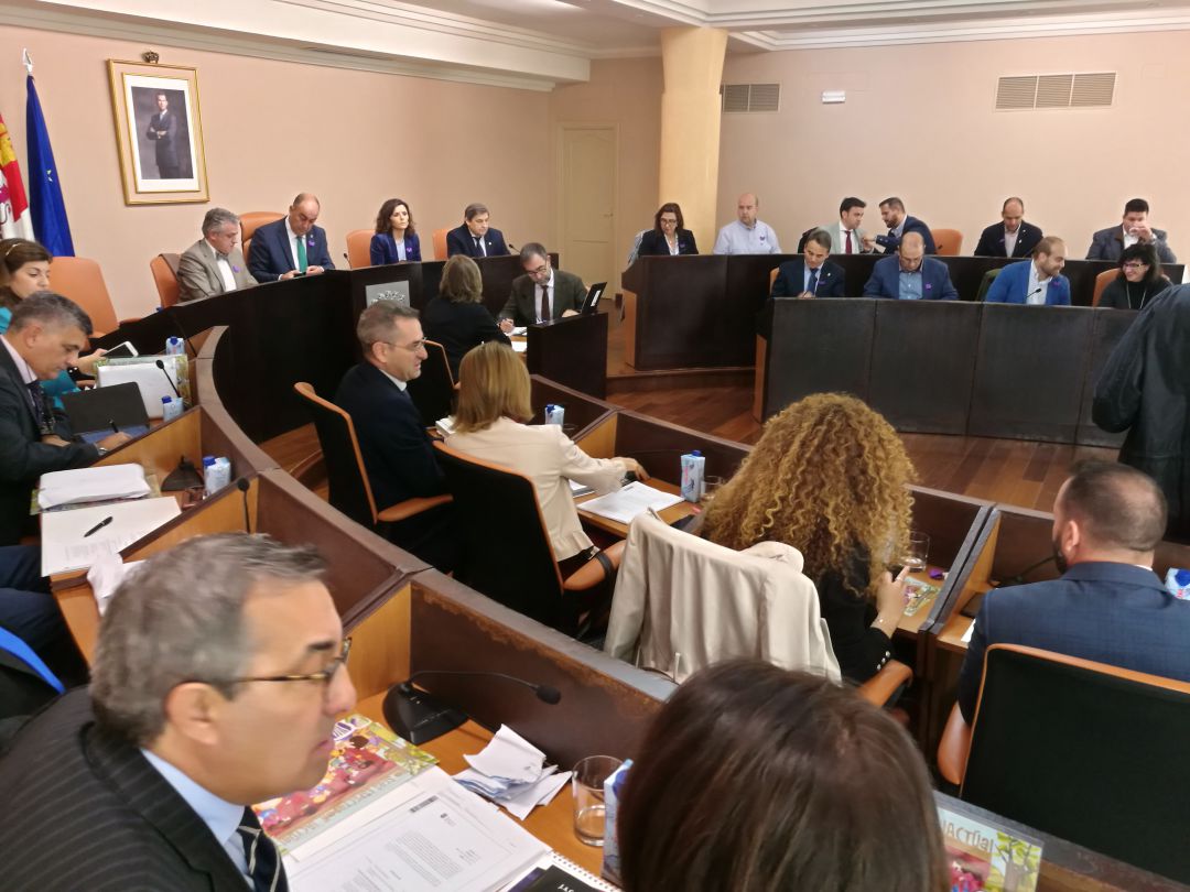 Los diputados han guardado un minuto de silencio por la última víctima de violencia machista Los diputados han guardado un minuto de silencio por la última víctima de violencia machista